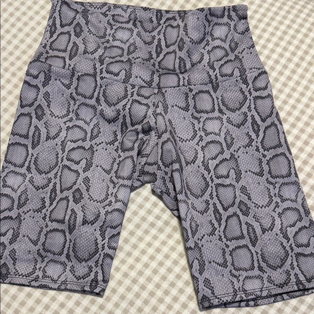 Onzie Men's Snake Pattern Athletic Shorts